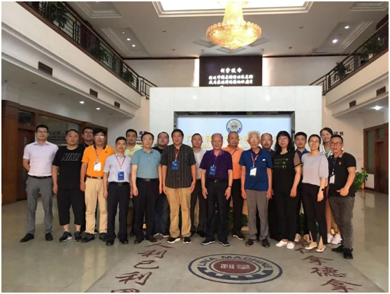 第四屆現(xiàn)代橡膠論壇專家團蒞臨廣東利拿實業(yè)考察指導(dǎo)